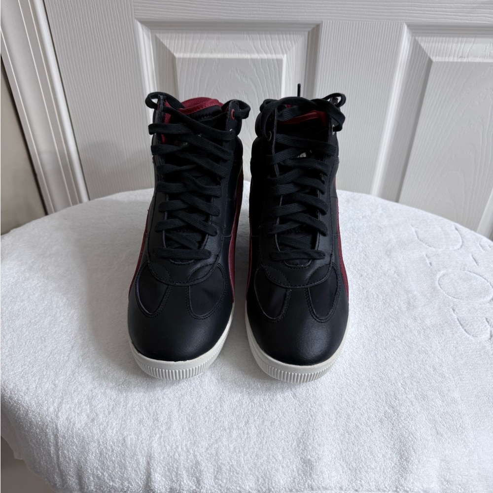 Puma Women's Black and Burgundy Sneakers